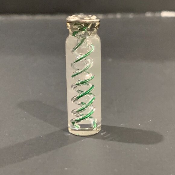 Resident Evil - ANTI-VIRUS Vial - 1.25inches - Picture 3 of 7